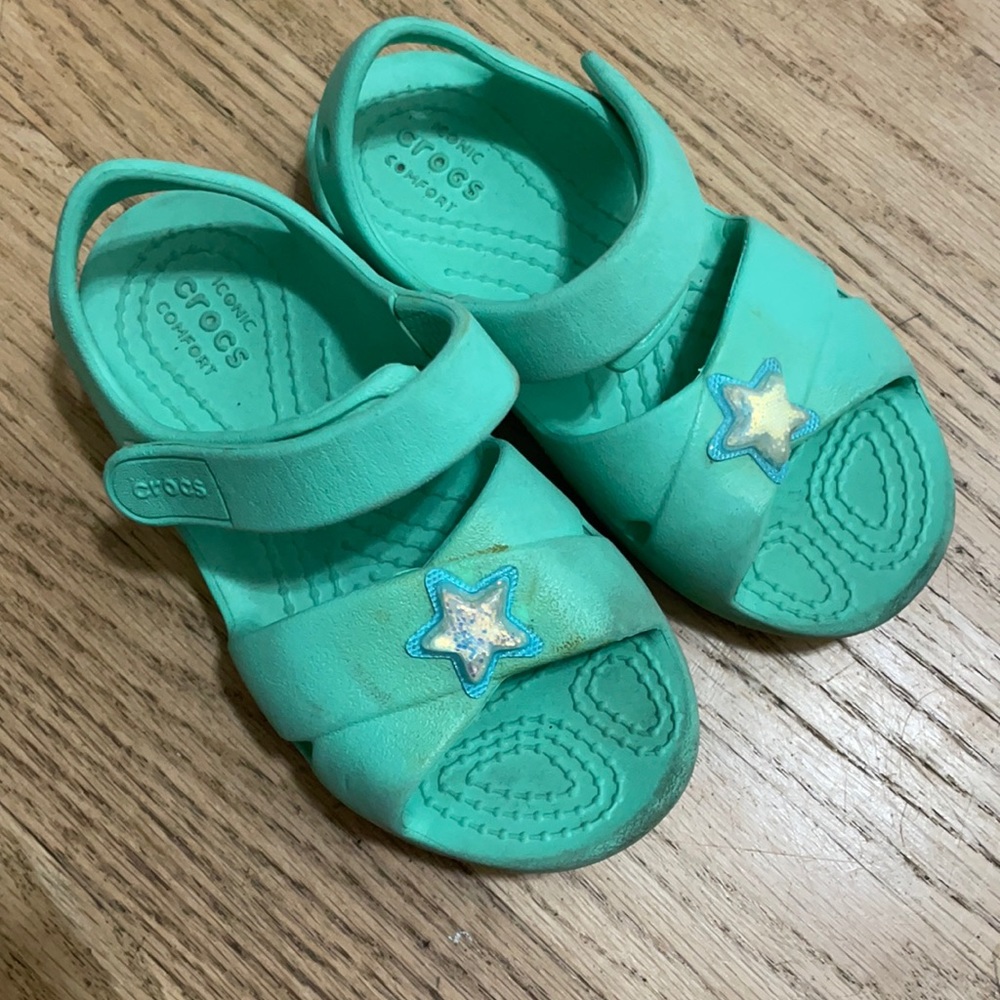 Crocs water sandals open toe size 9 toddler girl green